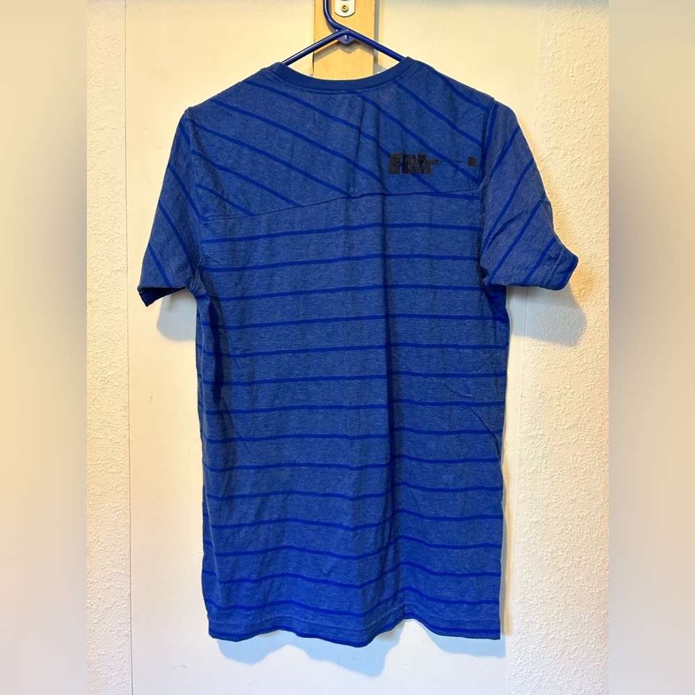 Men’s tee size medium - Picture 2 of 5